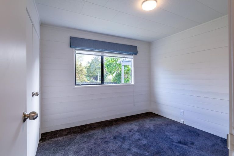 Photo of property in 184 Hutchinson Avenue, New Lynn, Auckland, 0600