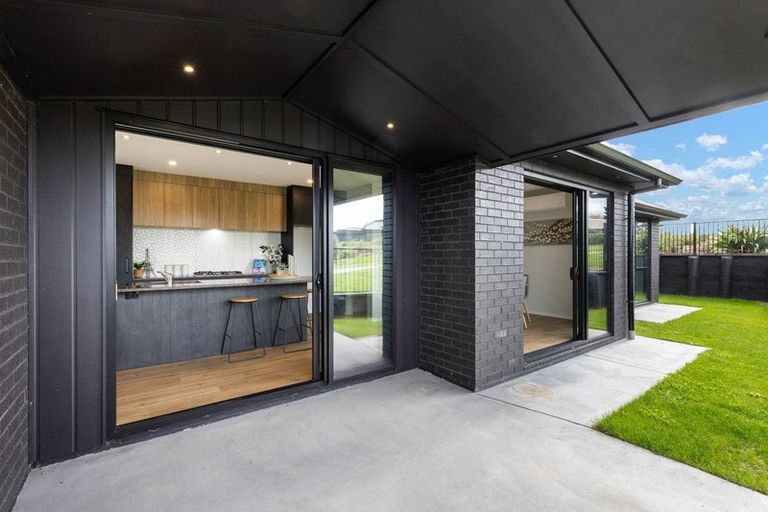 Photo of property in 2 Te Ia Terrace, Cambridge, 3434