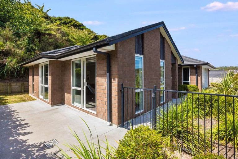 Photo of property in 34 Mooring Close, Whitby, Porirua, 5024