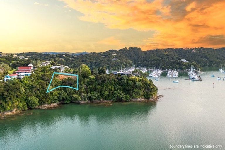 Photo of property in 100 Doves Bay Road, Kerikeri, 0294