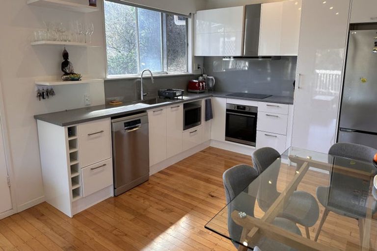 Photo of property in 2/111 Eskdale Road, Birkdale, Auckland, 0626