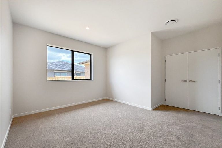 Photo of property in 4 Hoete Way, Tuakau, 2121