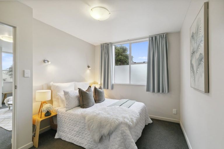 Photo of property in 127u3 Queens Drive, Lyall Bay, Wellington, 6022