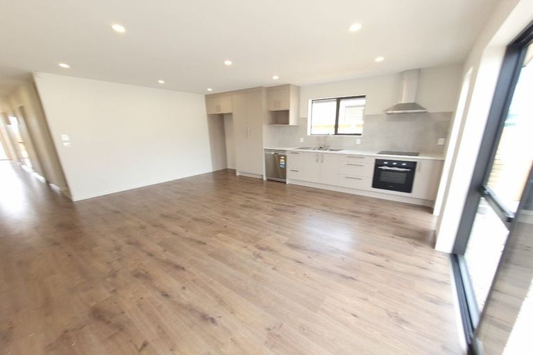 Photo of property in 8a Auranga Drive, Karaka, Papakura, 2113