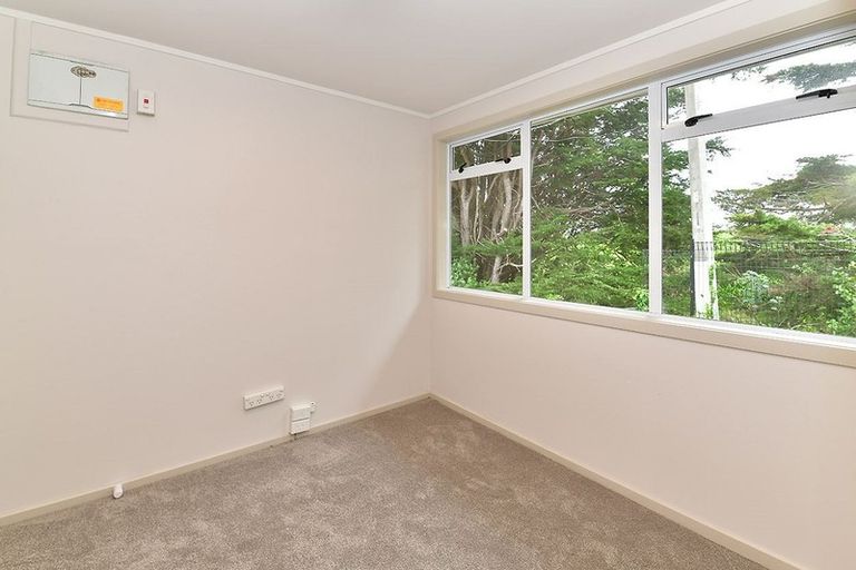 Photo of property in 2127 East Coast Road, Stillwater, Silverdale, 0993