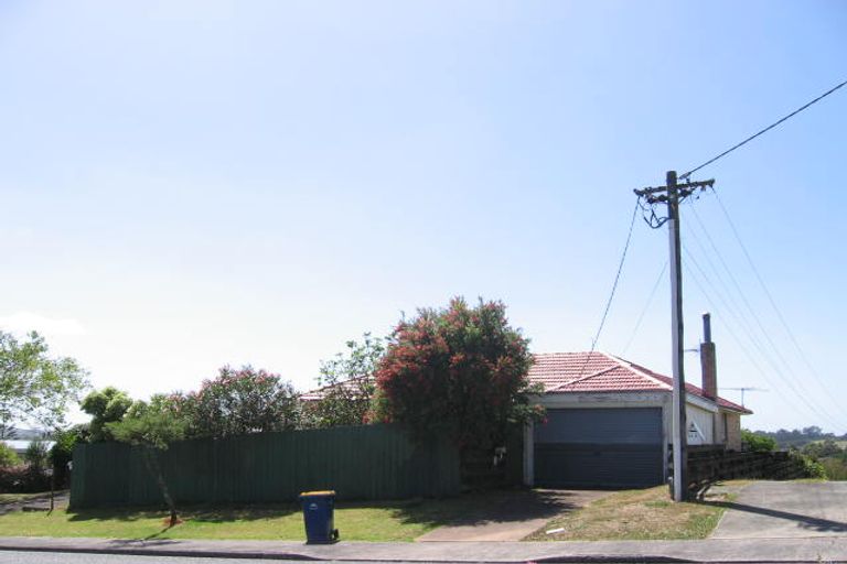 Photo of property in 63 Birkdale Road, Birkdale, Auckland, 0626
