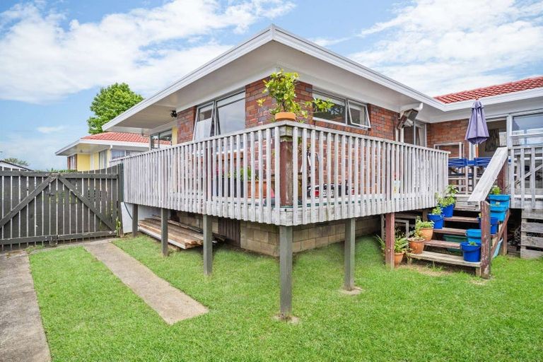 Photo of property in 2/123 Pigeon Mountain Road, Half Moon Bay, Auckland, 2012