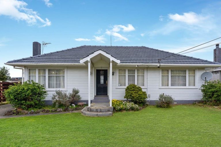 Photo of property in 64 Smythe Road, Henderson, Auckland, 0612