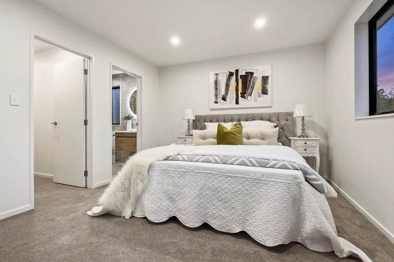 Photo of property in 1d Valron Road, Te Atatu South, Auckland, 0602