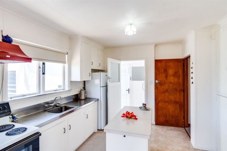 Photo of property in 42 Charles Street, Westshore, Napier, 4110