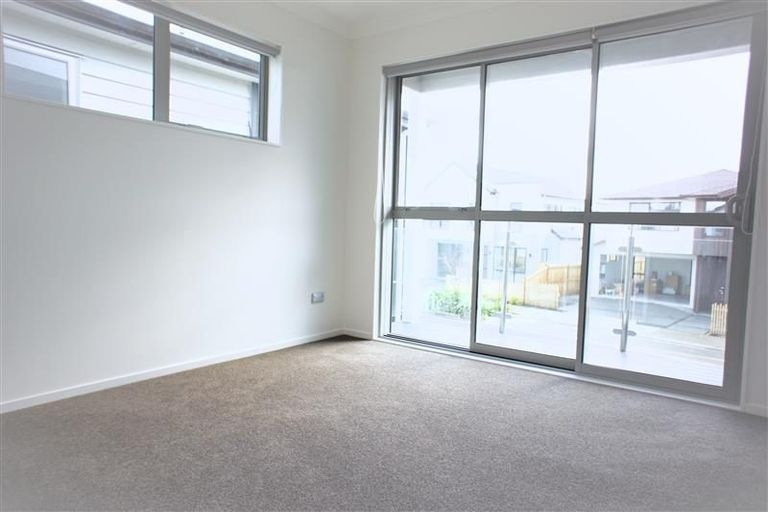 Photo of property in 3 Silvereye Road, Hobsonville, Auckland, 0616