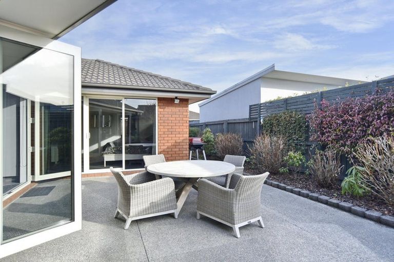 Photo of property in 18 Oratia Grove, Northwood, Christchurch, 8051