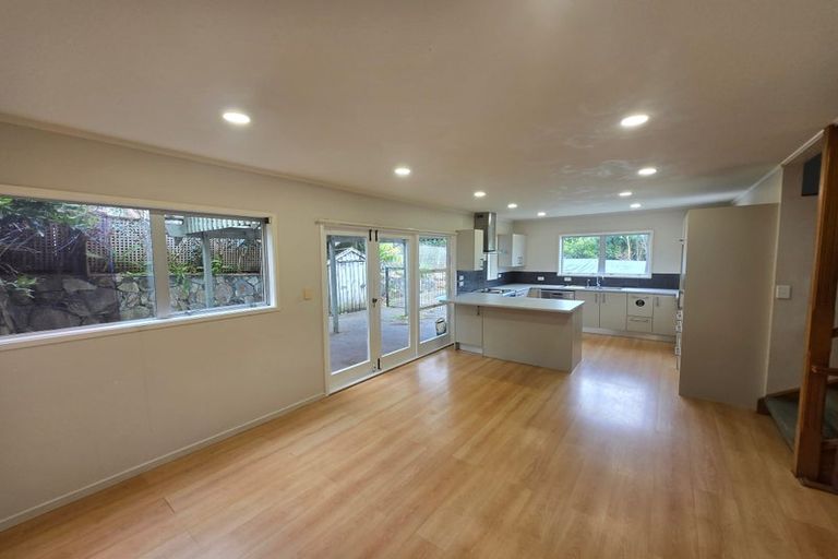 Photo of property in 1 Anakiwa Place, Milford, Auckland, 0620