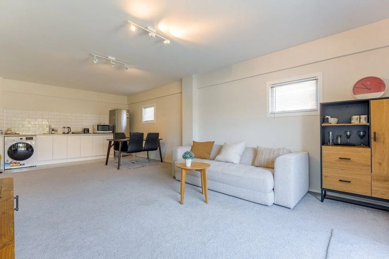 Photo of property in 4 Harford Place, Pakuranga Heights, Auckland, 2010