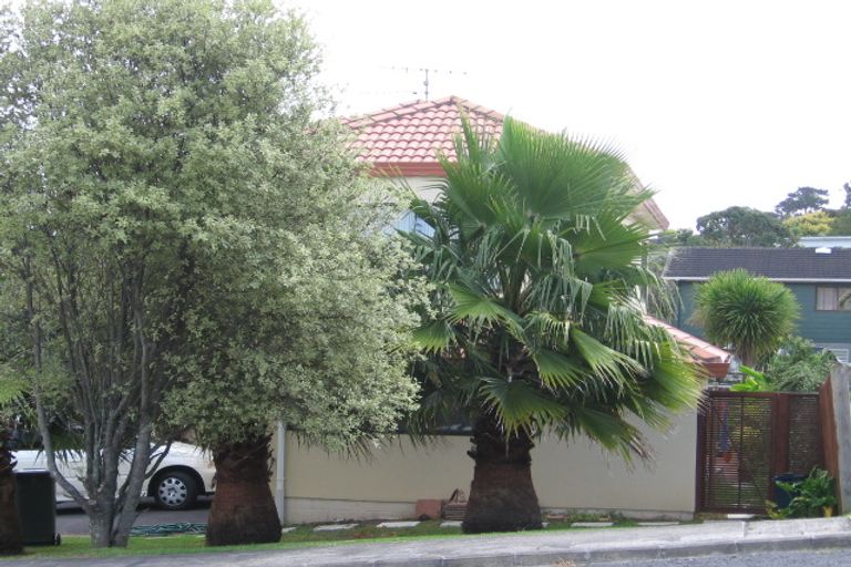 Photo of property in 2/9 Kenmure Avenue, Forrest Hill, Auckland, 0620
