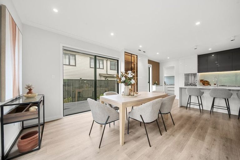 Photo of property in 1 Luff Place, Long Bay, Auckland, 0630