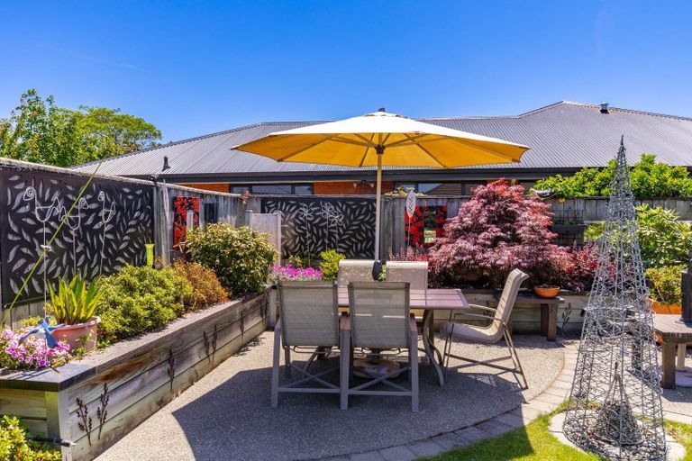 Photo of property in 17 Magnolia Drive, Springlands, Blenheim, 7201
