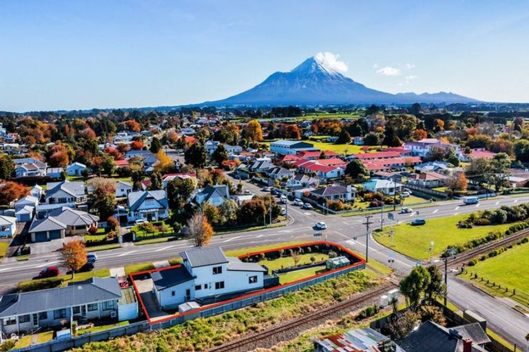 Photo of property in 74 Broadway, Stratford, 4332