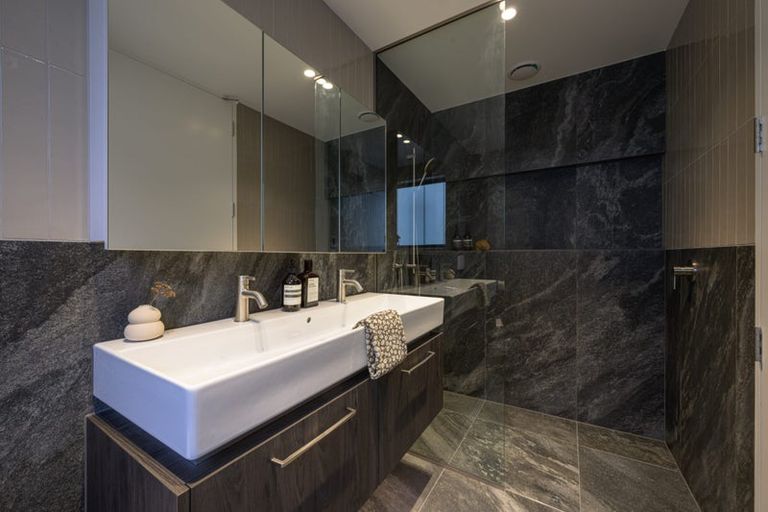 Photo of property in 30a Gracefield Avenue, Christchurch Central, Christchurch, 8013