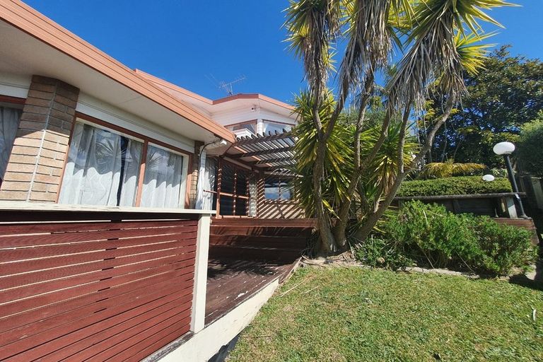 Photo of property in 45 Tenbless Court, Unsworth Heights, Auckland, 0632