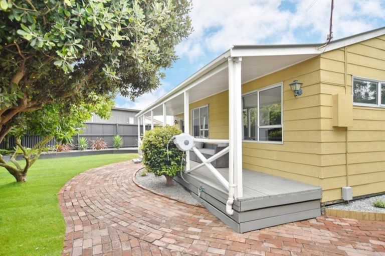 Photo of property in 65 Kuaka Crescent, Bromley, Christchurch, 8062