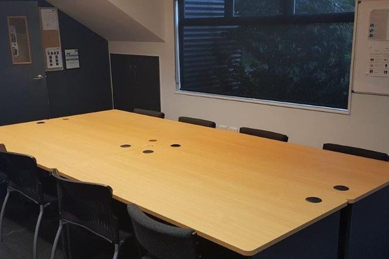 Photo of property in 1/108 Lincoln Road, Henderson, Auckland, 0610
