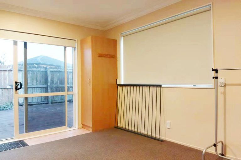 Photo of property in 2 Tullis Place, Burswood, Auckland, 2013