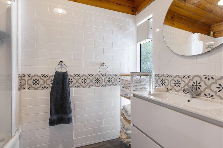 Photo of property in 12b Woodleigh Street, Frankleigh Park, New Plymouth, 4310