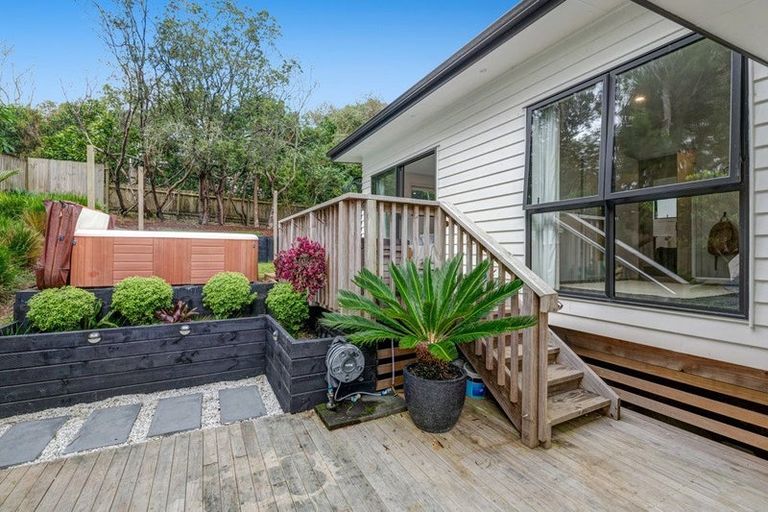 Photo of property in 35a St James Avenue, Helensville, 0800