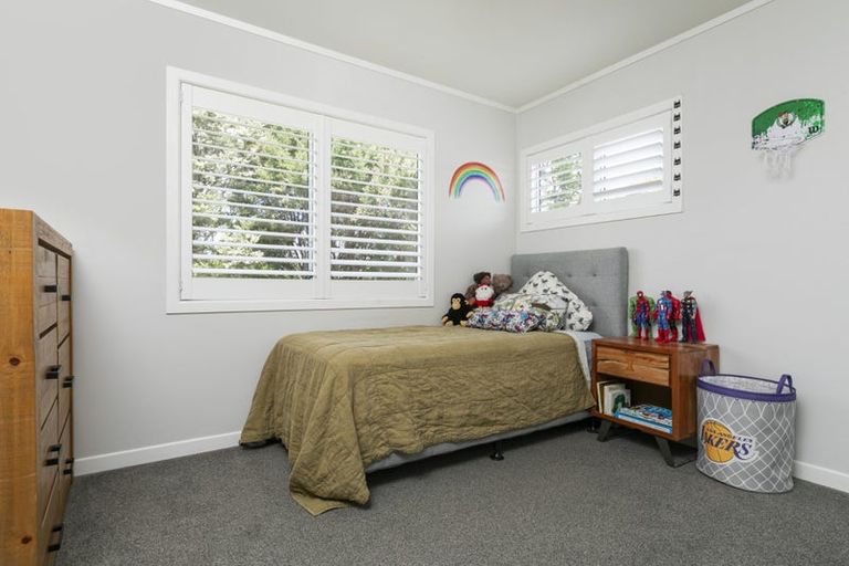 Photo of property in 107 Oreil Avenue, West Harbour, Auckland, 0618