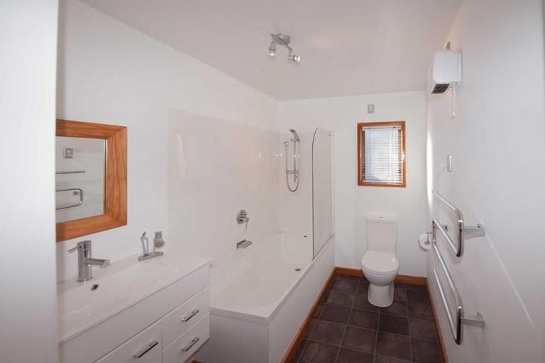 Photo of property in 8 Otonga Way, Churton Park, Wellington, 6037