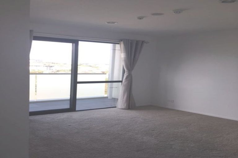 Photo of property in Apollo Apartments, 201/46 Rosedale Road, Rosedale, Auckland, 0632