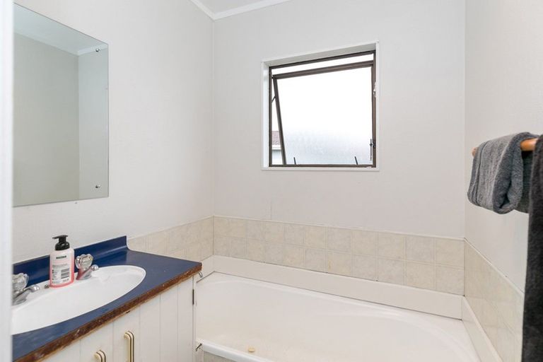 Photo of property in 1 Pringle Place, Nawton, Hamilton, 3200