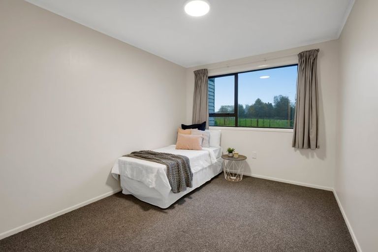 Photo of property in 352 Manutahi Road, Lepperton, New Plymouth, 4373