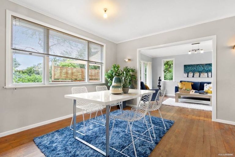 Photo of property in 22 Trojan Crescent, New Lynn, Auckland, 0600
