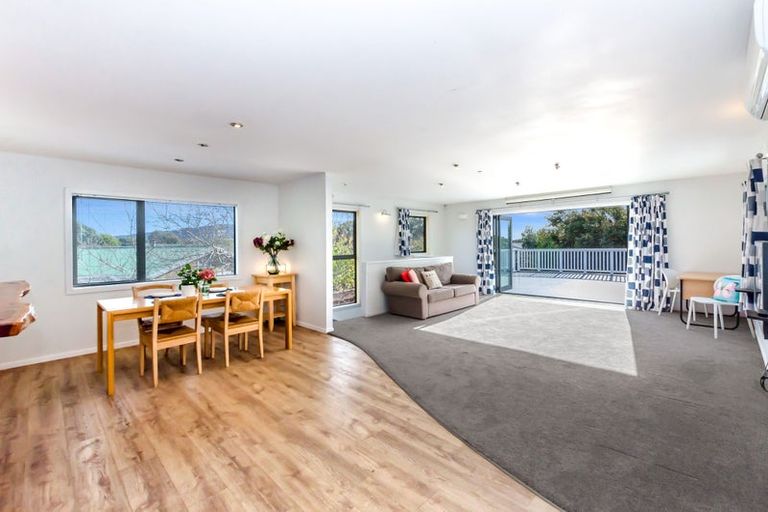 Photo of property in 11 Hicks Crescent, Waikanae Beach, Waikanae, 5036