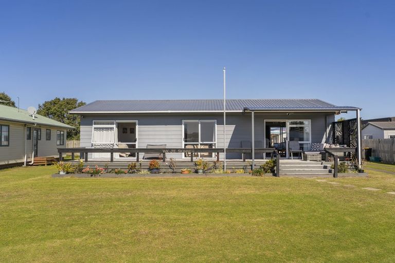 Photo of property in 21 Endeavour Close, Whitianga, 3510