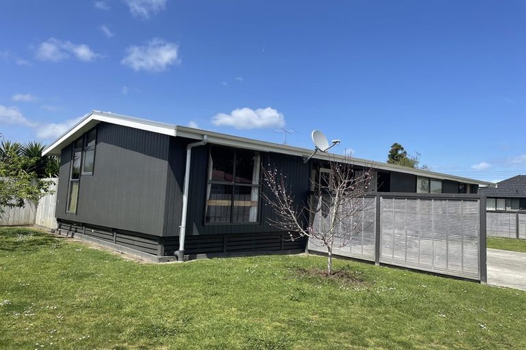 Photo of property in 74 Cambridge Terrace, Papatoetoe, Auckland, 2025