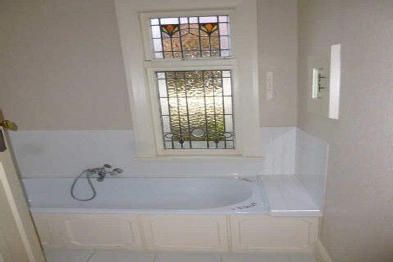 Photo of property in 34 Straven Road, Riccarton, Christchurch, 8011