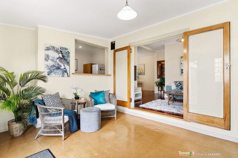 Photo of property in 101 Endeavour Street, Lyall Bay, Wellington, 6022
