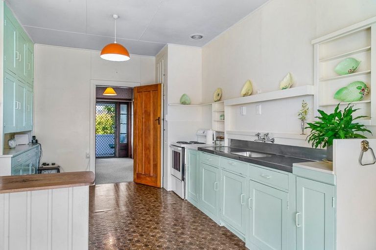 Photo of property in 19 Princes Street, Levin, 5510
