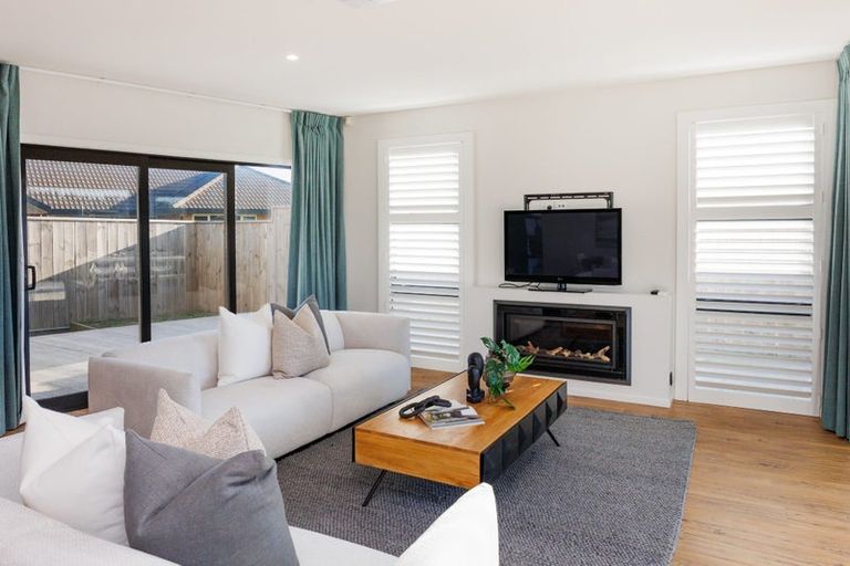 Photo of property in 18 Silkwood Place, Fitzherbert, Palmerston North, 4410