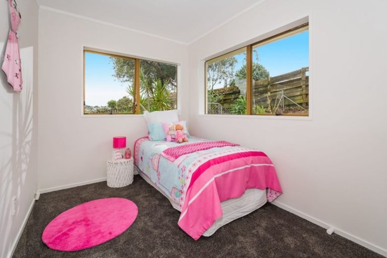 Photo of property in 1/14 Hollyhock Place, Browns Bay, Auckland, 0630