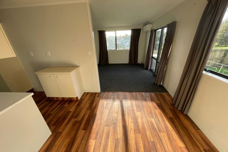 Photo of property in 1/27 Silver Creek Road, Weymouth, Auckland, 2103