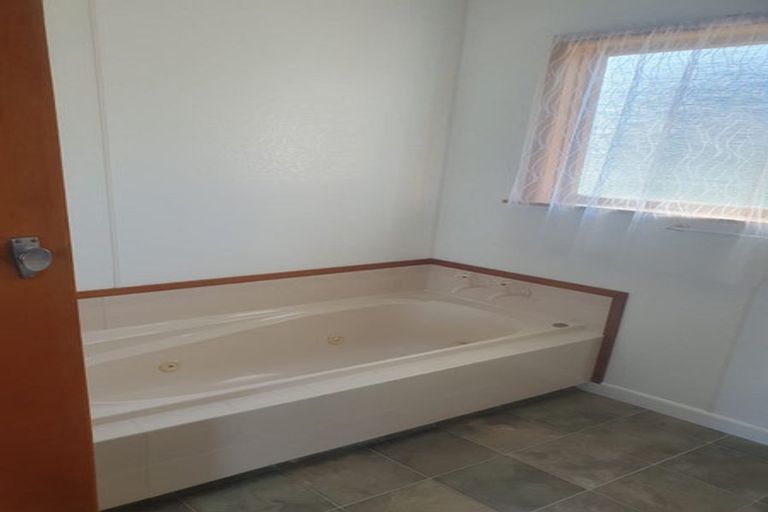 Photo of property in 83 Hilltop Avenue, Morningside, Whangarei, 0110