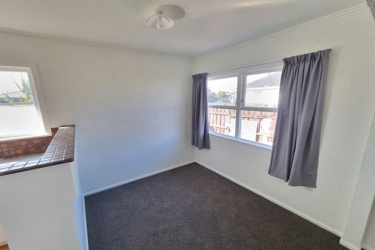 Photo of property in 12 Raglan Street, Mangere East, Auckland, 2024