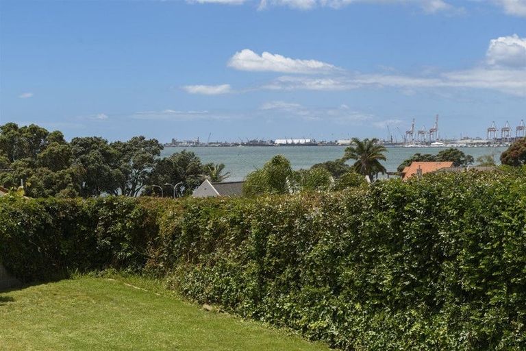 Photo of property in 552 Otumoetai Road, Matua, Tauranga, 3110