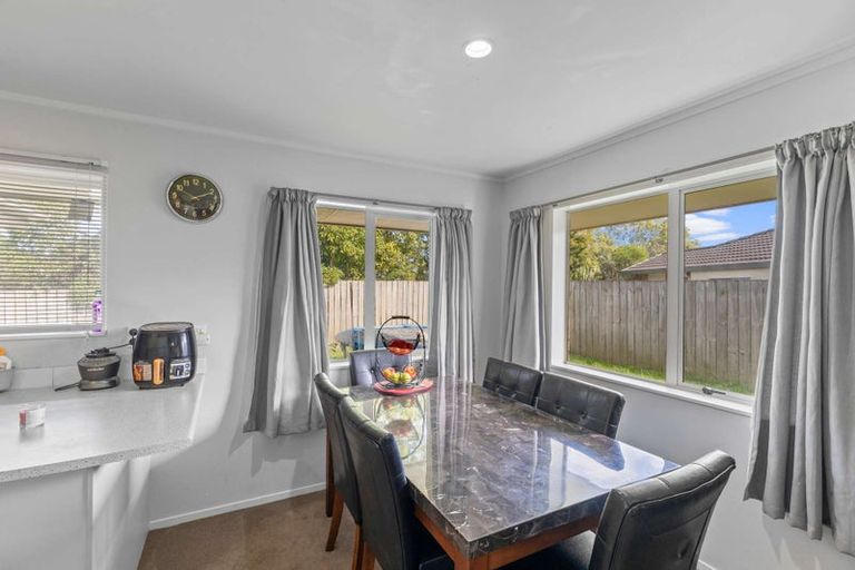 Photo of property in 19 Liddesdale Place, Papakura, 2110