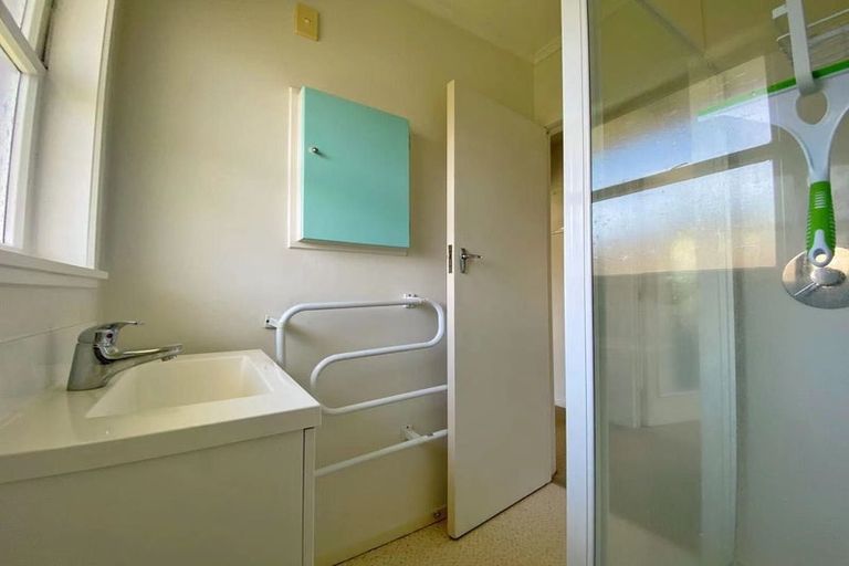 Photo of property in 2/24 Inverness Road, Browns Bay, Auckland, 0630