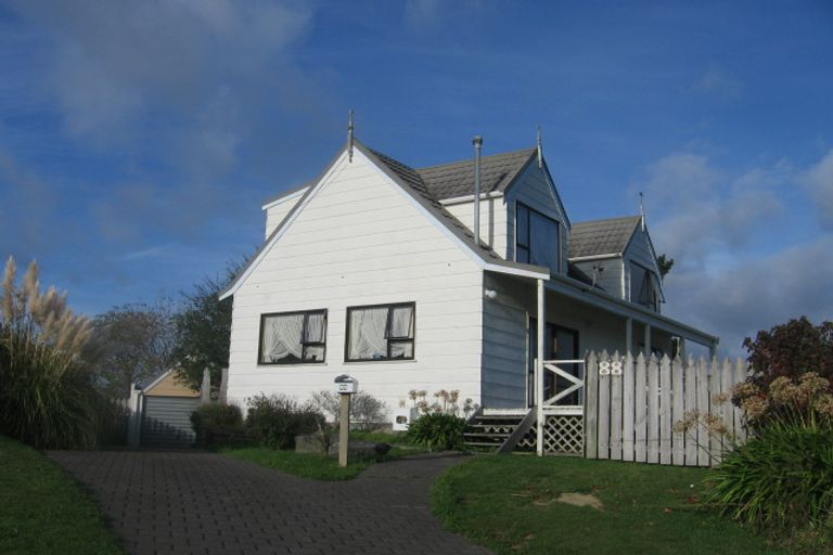 Photo of property in 88 Mercury Way, Whitby, Porirua, 5024